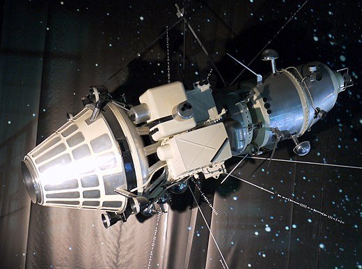 luna 10 satellite